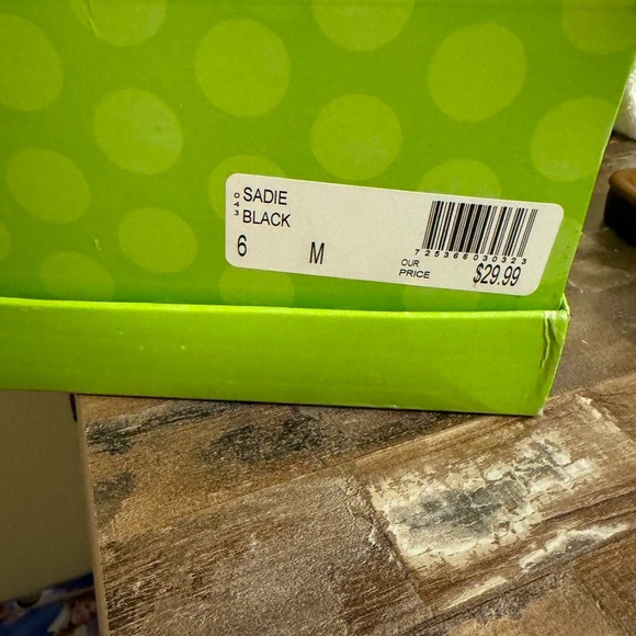 Madeline Stuart Sadie sandals. Size 6 M in black. Never worn. - Picture 4 of 4